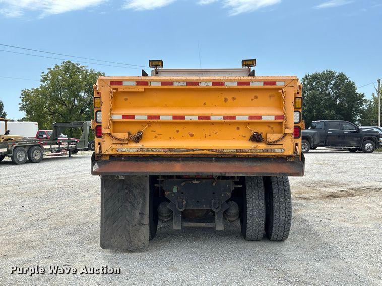 image for item DZ4617 2010 International  7400 dump truck