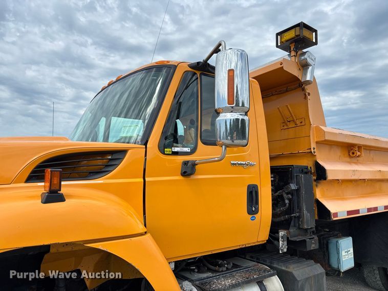image for item DZ4617 2010 International  7400 dump truck