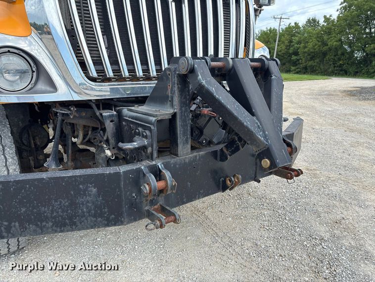 image for item DZ4617 2010 International  7400 dump truck