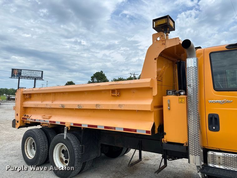 image for item DZ4617 2010 International  7400 dump truck