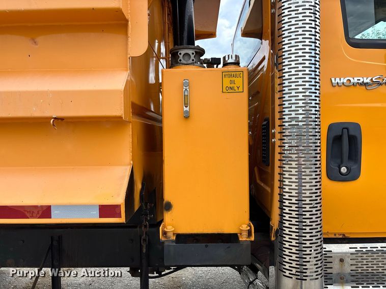image for item DZ4617 2010 International  7400 dump truck