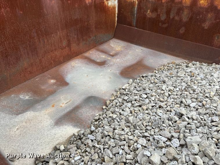 image for item DZ4617 2010 International  7400 dump truck