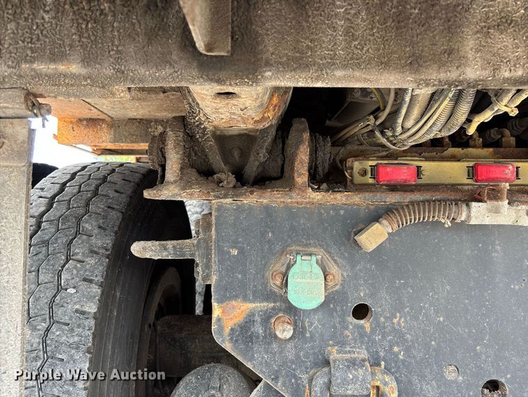 image for item DZ4617 2010 International  7400 dump truck