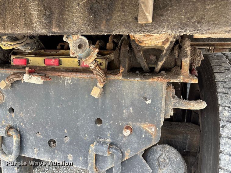 image for item DZ4617 2010 International  7400 dump truck