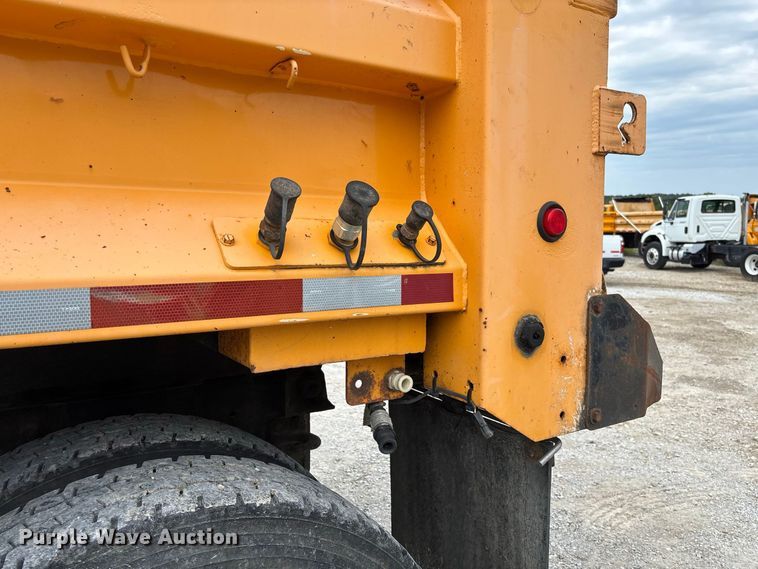 image for item DZ4617 2010 International  7400 dump truck