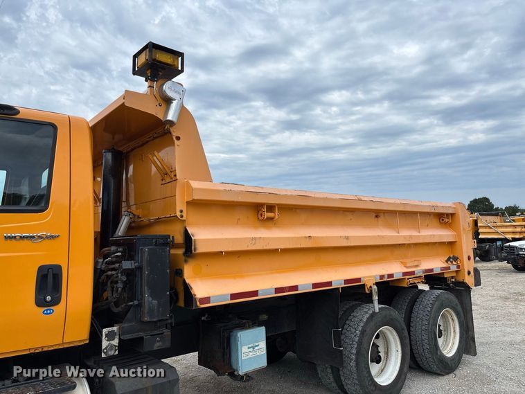 image for item DZ4617 2010 International  7400 dump truck