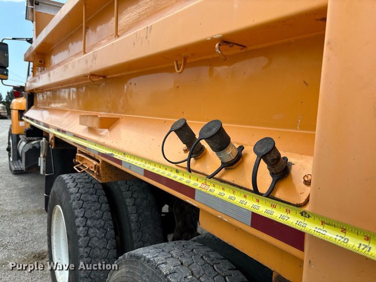 image for item DZ4617 2010 International  7400 dump truck