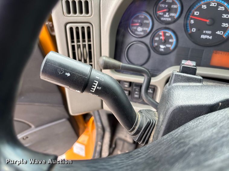 image for item DZ4617 2010 International  7400 dump truck