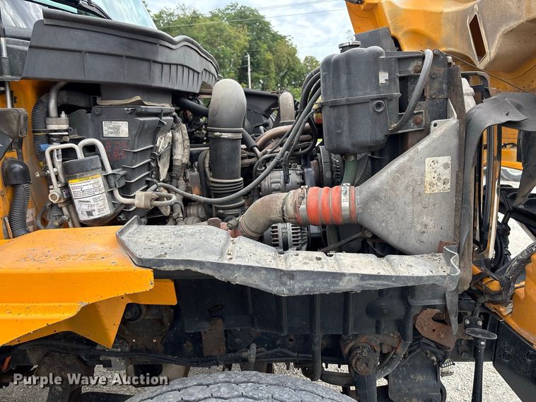 image for item DZ4617 2010 International  7400 dump truck