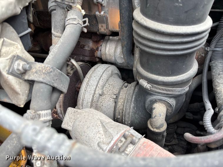 image for item DZ4617 2010 International  7400 dump truck