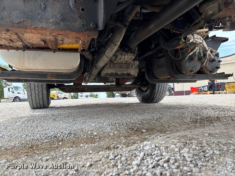 image for item DZ4617 2010 International  7400 dump truck
