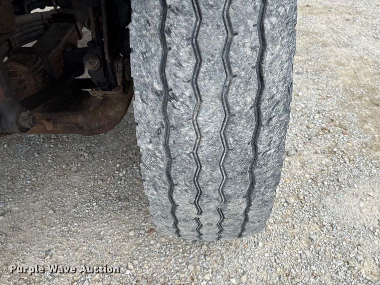 image for item DZ4617 2010 International  7400 dump truck