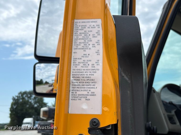 image for item DZ4617 2010 International  7400 dump truck