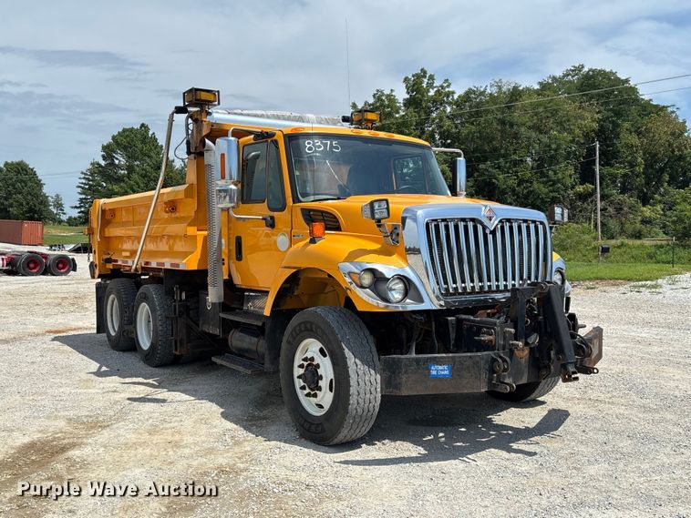 image for item DZ4618 2010 International  7400 dump truck