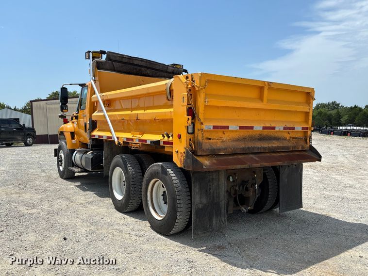image for item DZ4618 2010 International  7400 dump truck