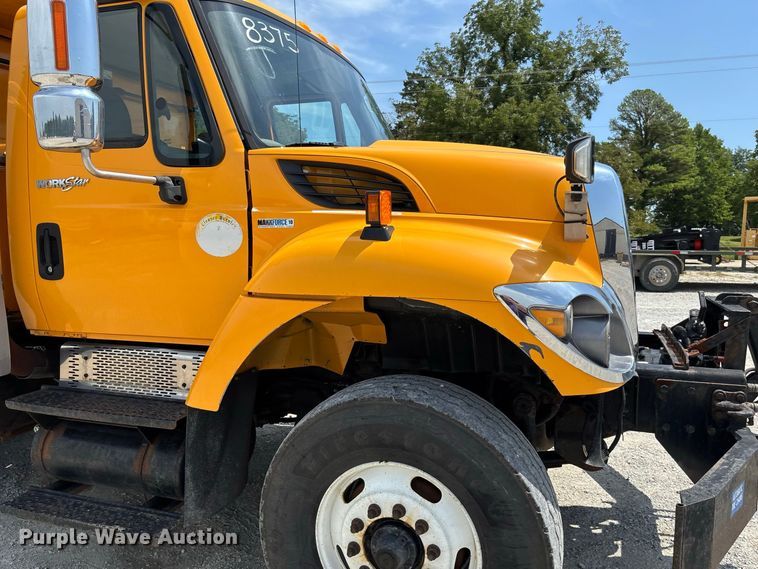 image for item DZ4618 2010 International  7400 dump truck