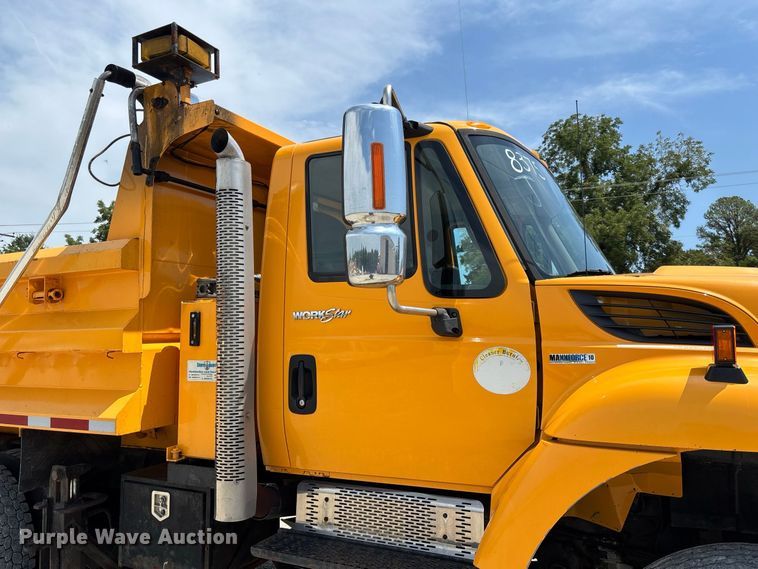 image for item DZ4618 2010 International  7400 dump truck