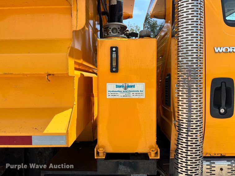 image for item DZ4618 2010 International  7400 dump truck