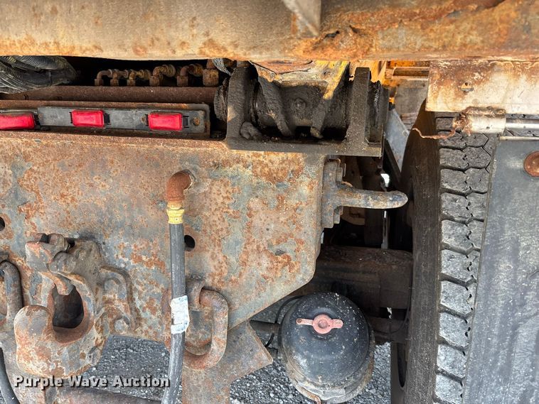 image for item DZ4618 2010 International  7400 dump truck