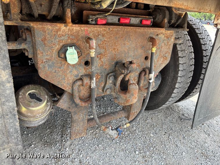 image for item DZ4618 2010 International  7400 dump truck
