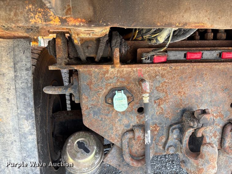 image for item DZ4618 2010 International  7400 dump truck