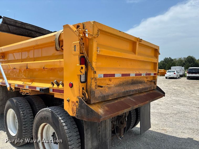 image for item DZ4618 2010 International  7400 dump truck