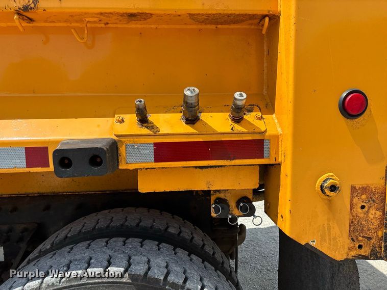 image for item DZ4618 2010 International  7400 dump truck