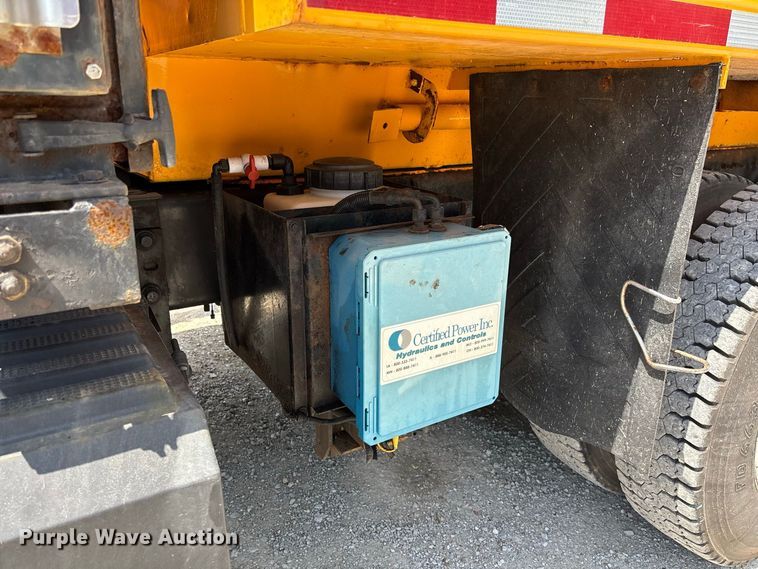 image for item DZ4618 2010 International  7400 dump truck