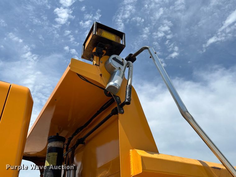 image for item DZ4618 2010 International  7400 dump truck
