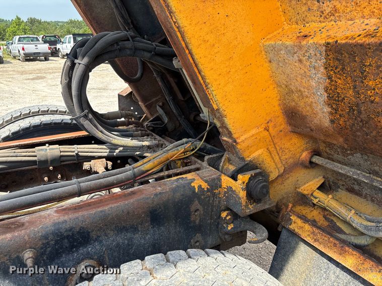 image for item DZ4618 2010 International  7400 dump truck