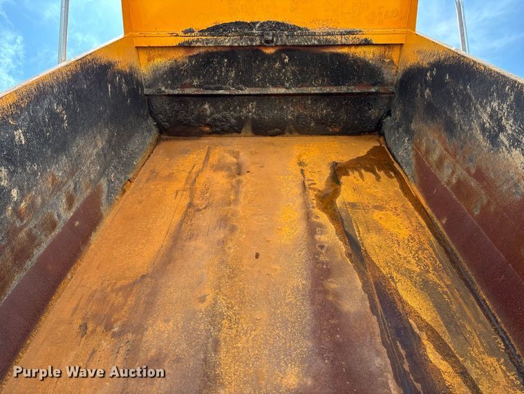 image for item DZ4618 2010 International  7400 dump truck