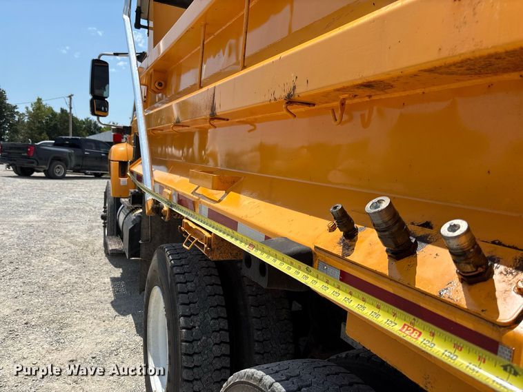 image for item DZ4618 2010 International  7400 dump truck
