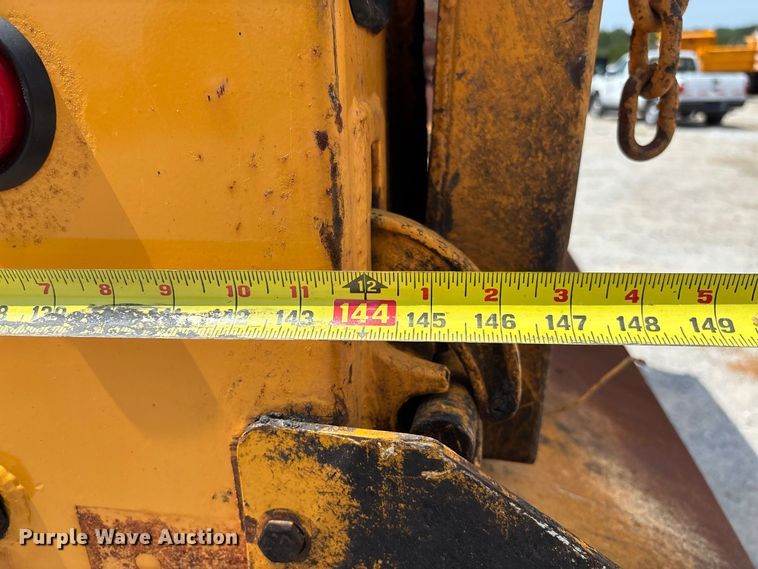 image for item DZ4618 2010 International  7400 dump truck