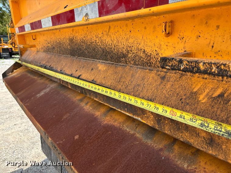 image for item DZ4618 2010 International  7400 dump truck