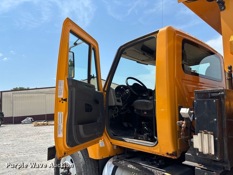 image for item DZ4618 2010 International  7400 dump truck