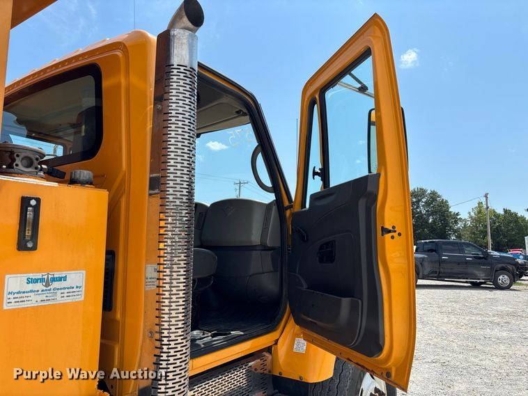 image for item DZ4618 2010 International  7400 dump truck
