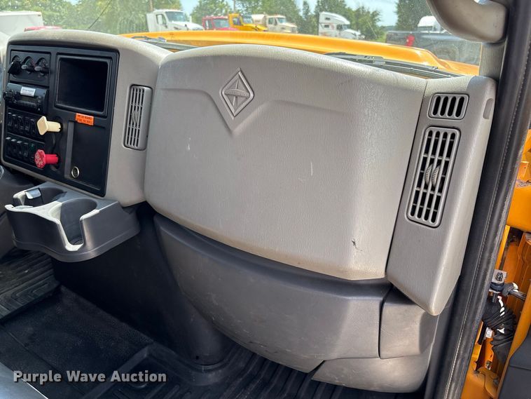 image for item DZ4618 2010 International  7400 dump truck