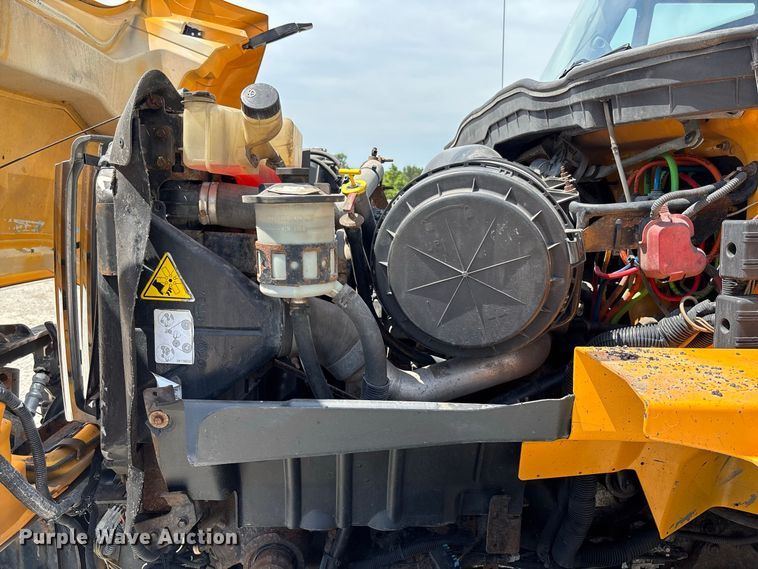 image for item DZ4618 2010 International  7400 dump truck