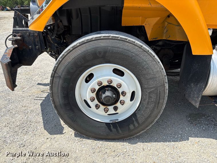 image for item DZ4618 2010 International  7400 dump truck