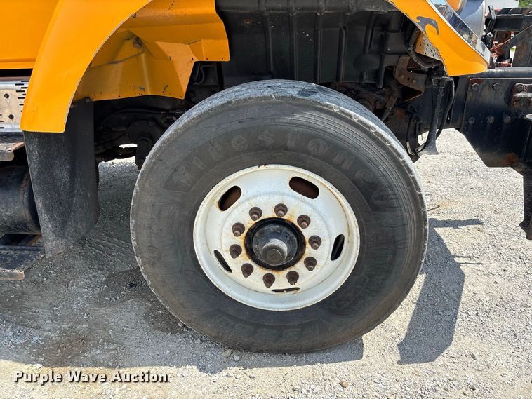 image for item DZ4618 2010 International  7400 dump truck