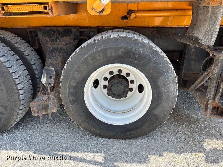 image for item DZ4618 2010 International  7400 dump truck