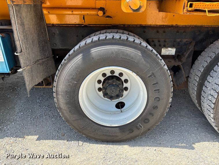 image for item DZ4618 2010 International  7400 dump truck
