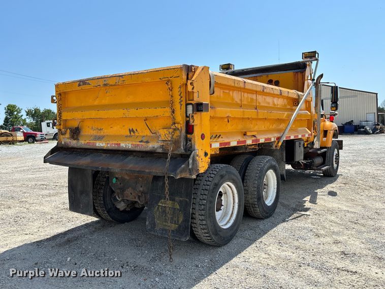 image for item DZ4619 2011 International  7400 dump truck