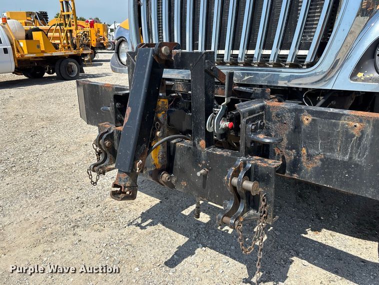 image for item DZ4619 2011 International  7400 dump truck