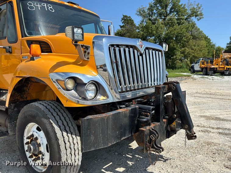image for item DZ4619 2011 International  7400 dump truck