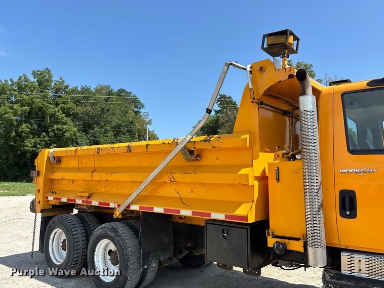image for item DZ4619 2011 International  7400 dump truck