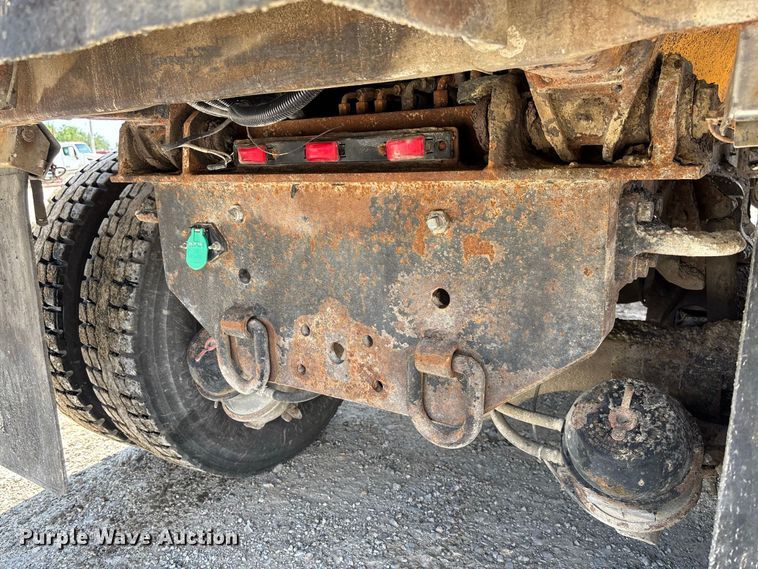image for item DZ4619 2011 International  7400 dump truck