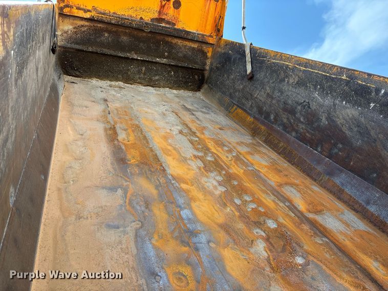 image for item DZ4619 2011 International  7400 dump truck