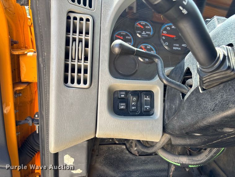 image for item DZ4619 2011 International  7400 dump truck