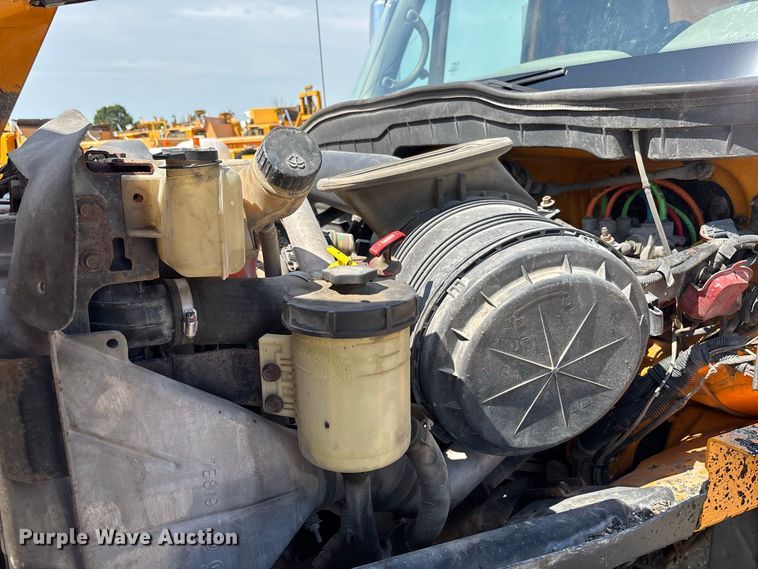 image for item DZ4619 2011 International  7400 dump truck